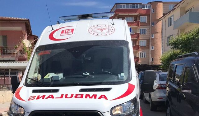 Otomobil yayanın ayağının üzerinden geçti