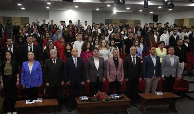 Kula’da "Kurtuluş Savaşı ve Gençlik" Semineri Düzenlendi