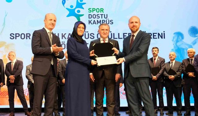 Manisa CBÜ’ye "Spor Dostu Kampüs" ödülü