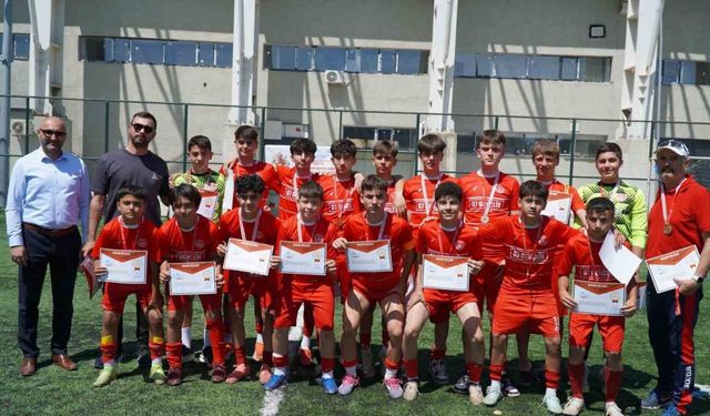 Manisa’da Yapılan Okul Sporları Futbol Yıldızlar Türkiye Yarı Finalleri sona erdi