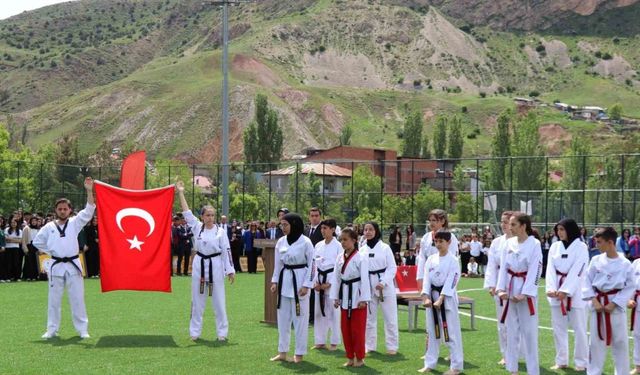 Oltu’da 19 Mayıs heyecanla kutlandı