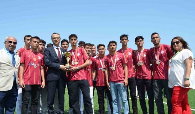 Selendi’de 19 Mayıs coşkuyla kutlandı