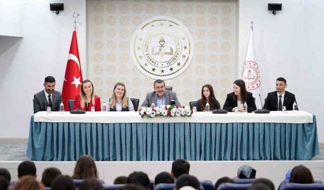Uzundereli öğrencilerden Ankara çıkarması: Bakan Yusuf Tekin’e ziyaret