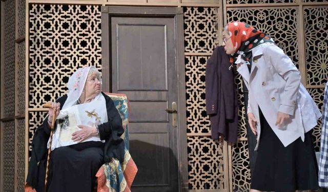 Esenyurt’ta Sanat Rüzgarı Esti: "Ocak" Tiyatro Oyunu Büyük Beğeni Topladı