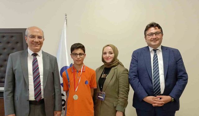 İhlas Koleji öğrencisinden matematikte Türkiye 2’nciliği