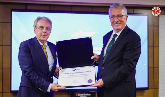 İzmir Kavram, YÖKAK’tan ‘Kurumsal Akreditasyon’ alan ilk MYO oldu