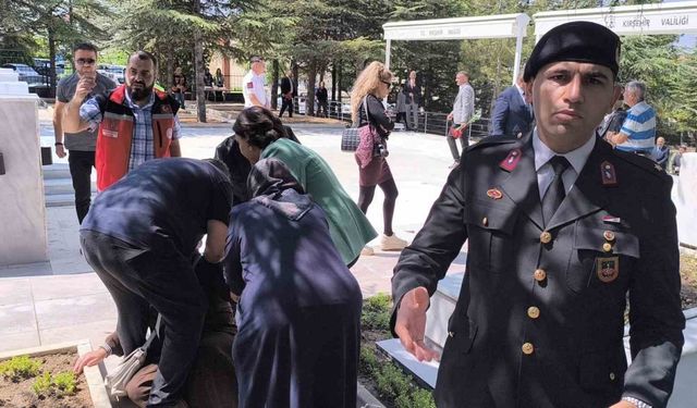 Kırşehir’de şehitlikte duygusal anlar