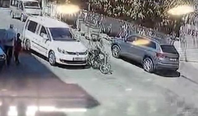 Feci motosiklet kazası güvenlik kamerasına yansıdı