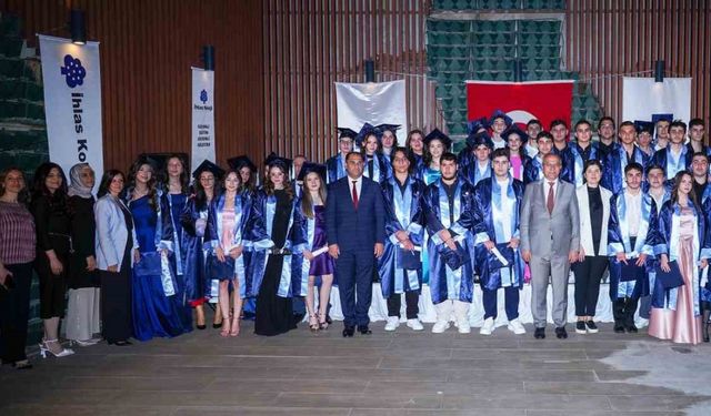 İhlas Koleji öğrencileri mezuniyet coşkusunu yaşadı