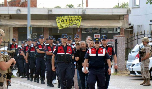 Sakarya’da araç dolandırıcılığı operasyonu: 13 şüpheli adliyede