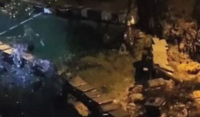 Artvin’in Borçka ilçesinde arı kovanları gece sel suları ve heyelana kapıldı