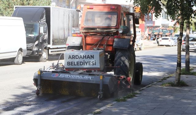 Belediye ekipleri, daha temiz bir Ardahan için çalışıyor