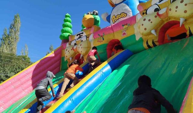 Çıldır’da ‘Merkezim Her Yerde’ projesi köy çocuklarıyla buluştu