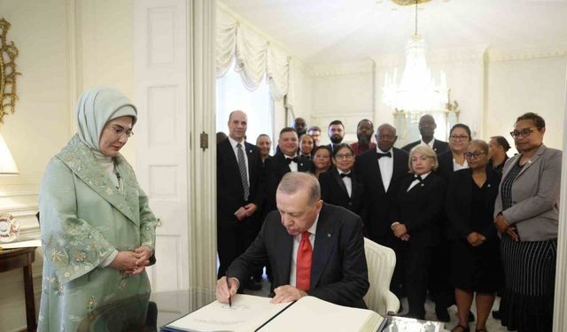 Cumhurbaşkanı Erdoğan, Blair House çalışanlarıyla hatıra fotoğrafı çektirdi