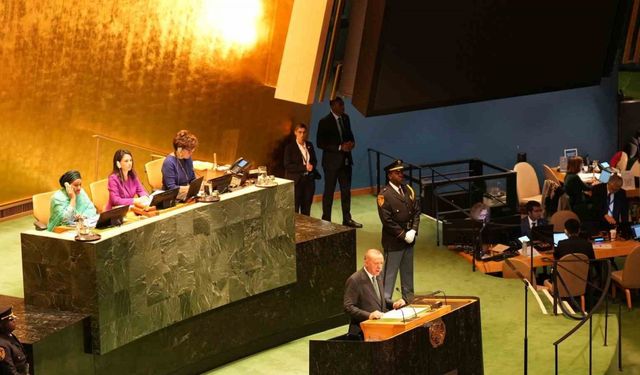 Cumhurbaşkanı Erdoğan: "Bugün bu kürsüde kendi vatandaşlarımızla birlikte sesi kısılmak istenen Filistin halkının hissiyatına tercüman olmak için de bulunuyoruz"