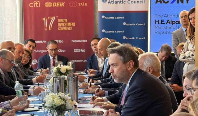 Enerji ve Tabii Kaynaklar Bakanı Bayraktar: "Rüzgar ve güneş enerjisinde 120 GW’lık kurulu güce ulaşmak istiyoruz"