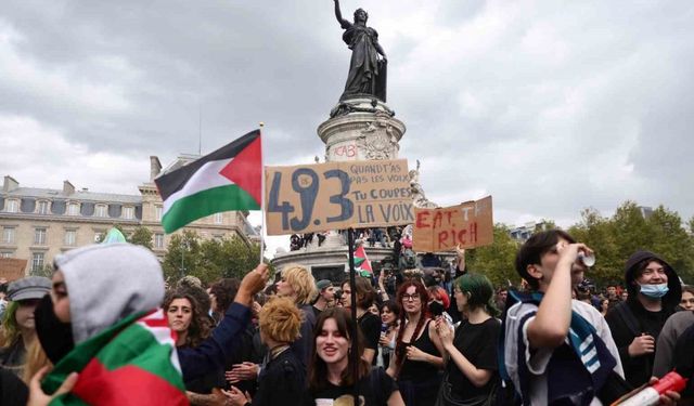 Fransa’da "Her şeyi durduralım" protestolarında gözaltı sayısı 300’e yaklaştı