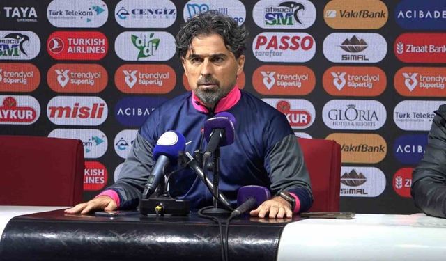 İlhan Palut: "Yine kötü bir golle maçı kaybettik"