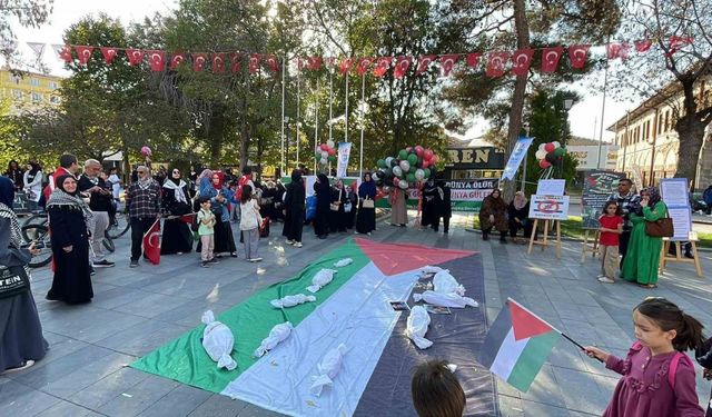 Karaman’da yüzlerce kişi Gazze için yürüdü