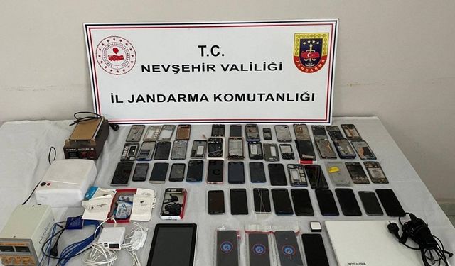 Nevşehir’de kaçak telefon operasyonu: 2 gözaltı