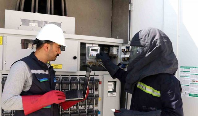 Sayaç okurken para buldu, hiç düşünmeden sahibine ulaştırdı