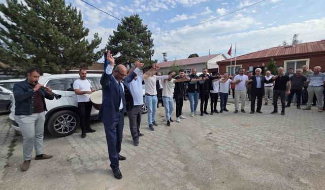 TÜDKİYEB genel başkanı seçildi: Ayağının tozuyla geldiği memleketi Tokat’ta zaferini halayla kutladı