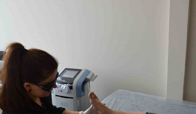 Uşak Eğitim ve Araştırma Hastanesinde lazer cihazıyla inatçı ağrılara ameliyatsız çözüm