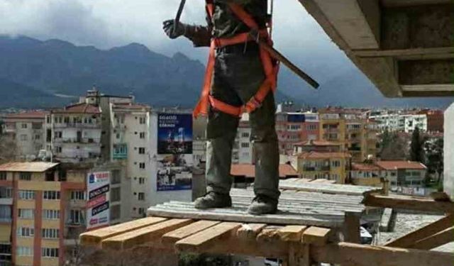 4. kattan düşen inşaat işçisi hayatını kaybetti