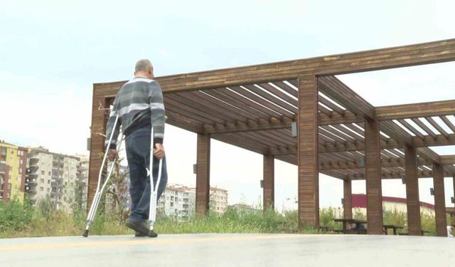 45 yıl hayalini kurduğu akülü sandalyesine kavuştu