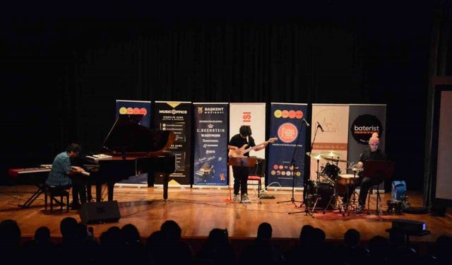 "5. Uluslararası Piyano Günleri Evrim Demirel Trio" caz akşamı dinleyicilerle buluştu
