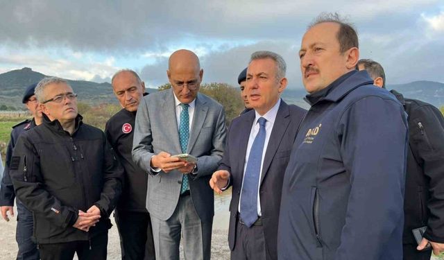 AFAD Başkanı Pehlivan ve Vali Elban’dan Foça’da açıklama