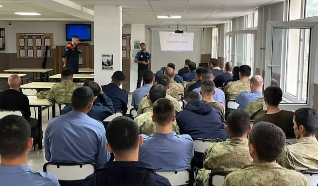 AFAD’dan Deniz Kuvvetleri personeline afet eğitimi