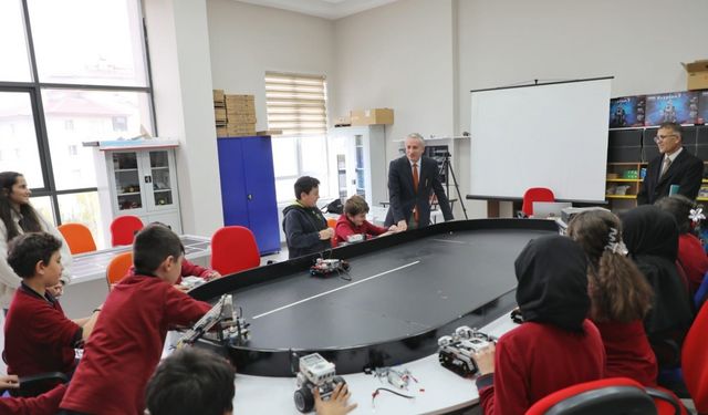 Ağrı’da "KodlAğrı" projesi ile 125 bin öğrenci teknoloji eğitimi alıyor