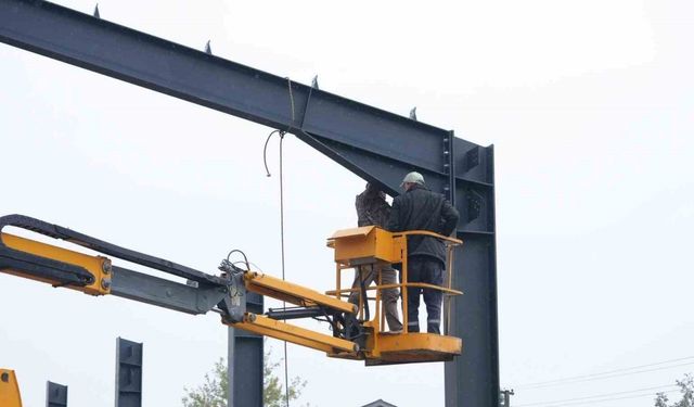 Ağustos’ta temeli atılan pazar ve fuar alanının inşaatı tamamlanıyor