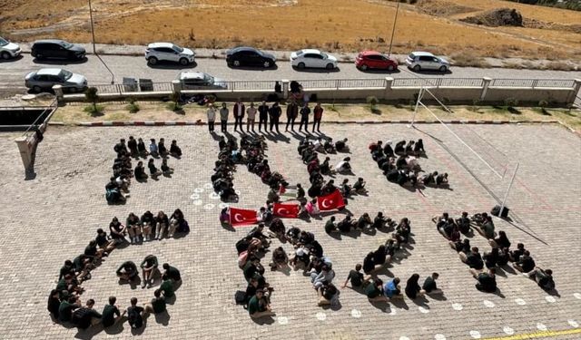 Ahlat’ta öğrenciler zulme sessiz kalmadı