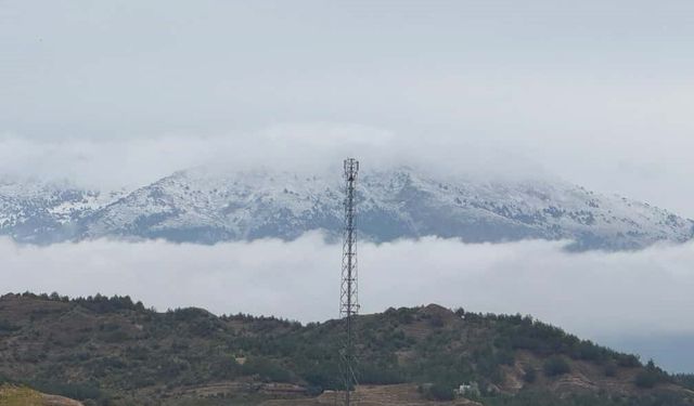 Akdağ’a mevsimin ilk karı düştü