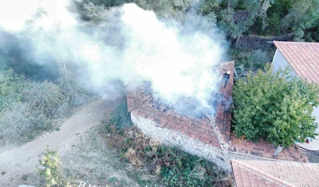 Alevlere teslim olan tandır kullanılmaz hale geldi