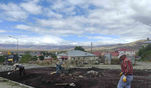 Ardahan’da yol yapım çalışmaları sürüyor