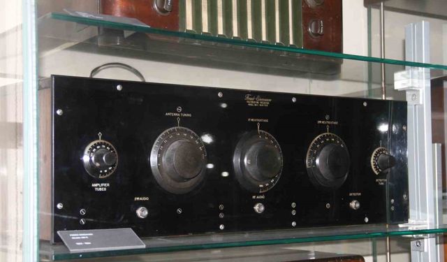 Asırlık telsiz ve radyo bu müzede özenle korunuyor