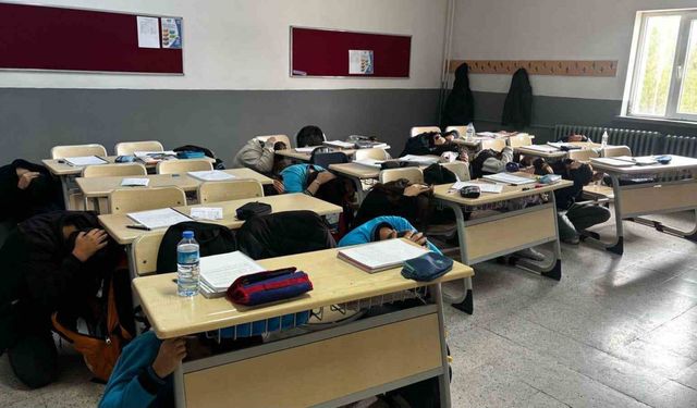 Aydıntepe’deki tüm okullarda tahliye tatbikatı yapıldı