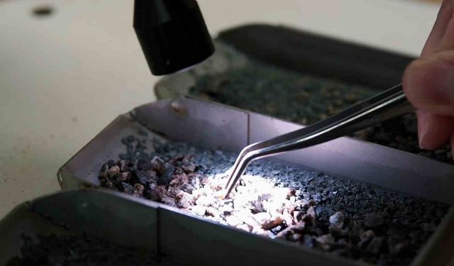 Bakan Bayraktar: "Rezervuarların dilini çözüyor, enerji bağımsızlığımıza güç katıyoruz