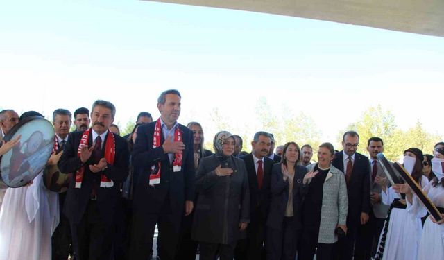 Bakan Bayraktar: "Terörsüz Türkiye, kadınla mümkün"