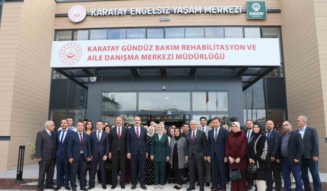 Bakan Göktaş, Konya’da evlilik kredisinden yararlanan çiftin nikah şahidi oldu