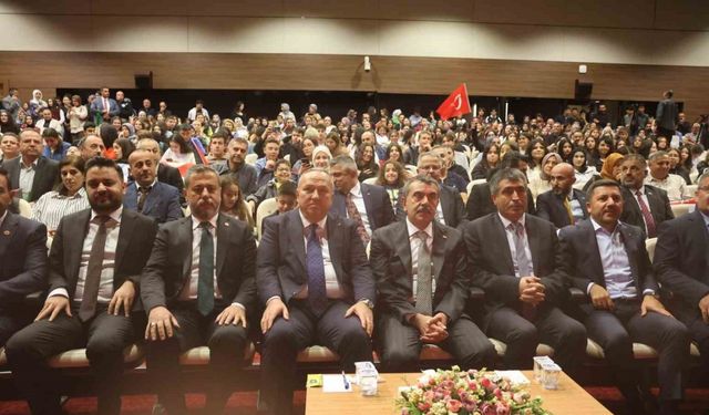 Bakan Tekin: "Gençlerimize vatan sevgisini sanatla göstermek istiyoruz"