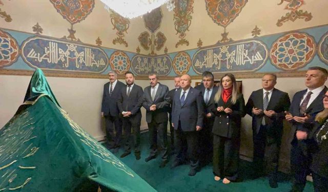 Bakan Tekin, Hacı Bektaş-ı Veli’nin kabrini ziyaret etti
