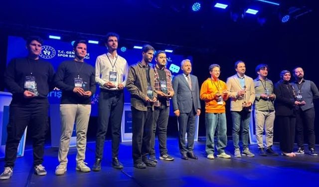 Balıkesirli gençler bilgi yarışmasında Türkiye birincisi