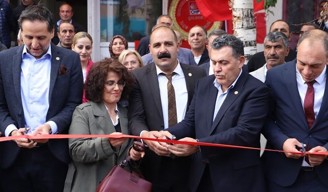 Başkan Demir, CHP Çıldır ilçe binasının açılışını yaptı