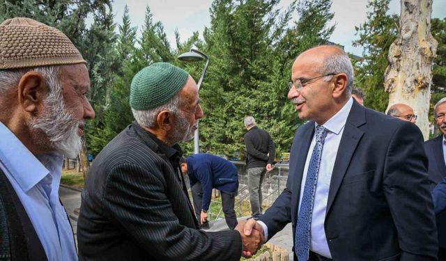 Başkan Er’den yaşlılara Şanlıurfa seyahati sözü