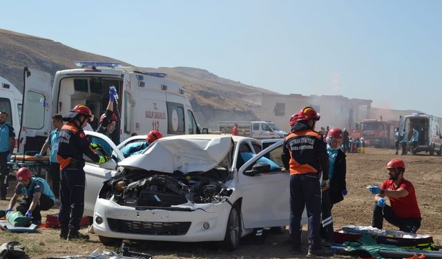 Batman’da 4 ilin katılımıyla UMKE bölgesel saha tatbikatı gerçekleştirildi