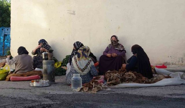 Bayburtlu kadınların komşuluk dayanışması: Kışlık hazırlıklar hep bir elden imece usulüyle yapıldı